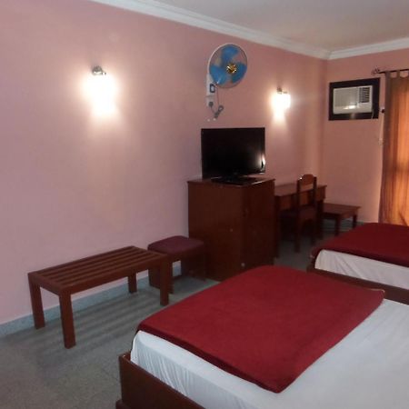 Hotel Newcastle Лагос Екстериор снимка