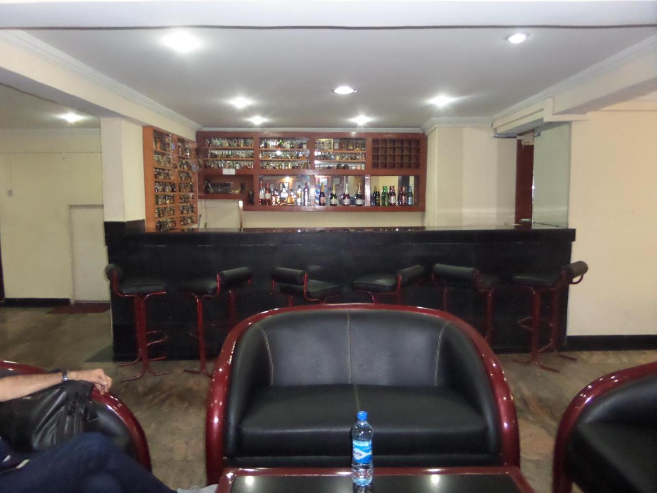 Hotel Newcastle Лагос Екстериор снимка