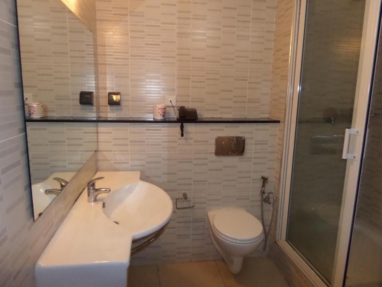 Hotel Newcastle Лагос Стая снимка