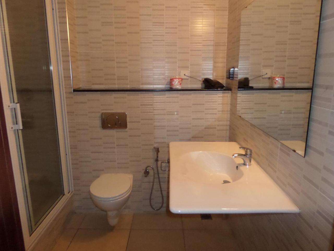 Hotel Newcastle Лагос Стая снимка