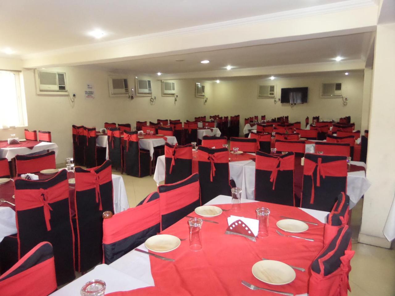 Hotel Newcastle Лагос Екстериор снимка