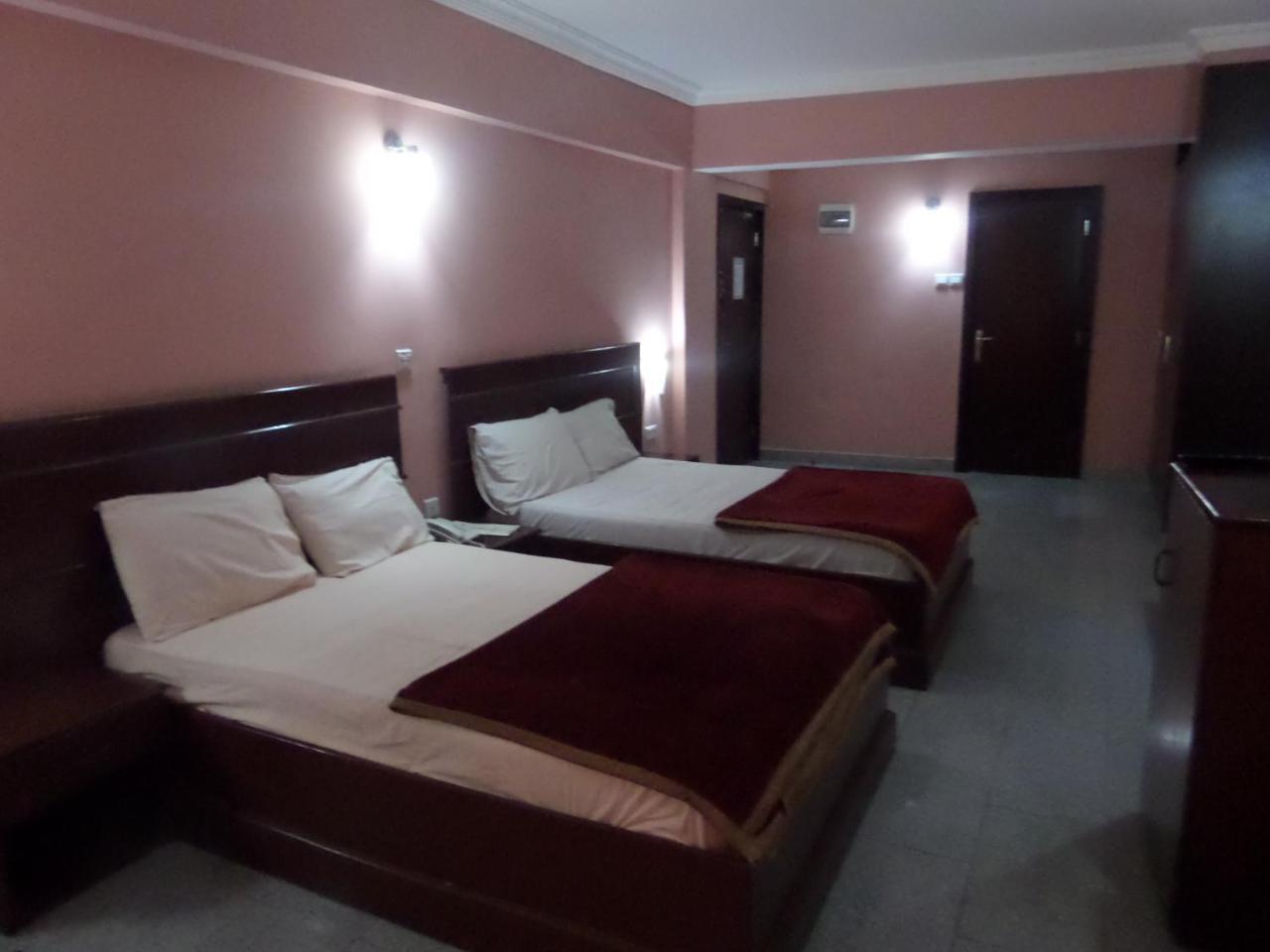 Hotel Newcastle Лагос Екстериор снимка